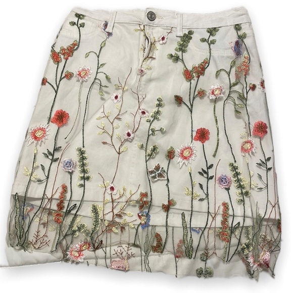 Hydraulic White Denim Mesh Overlay Floral Butterfly Tribeca Mid Rise Mini Skirt - Picture 1 of 12
